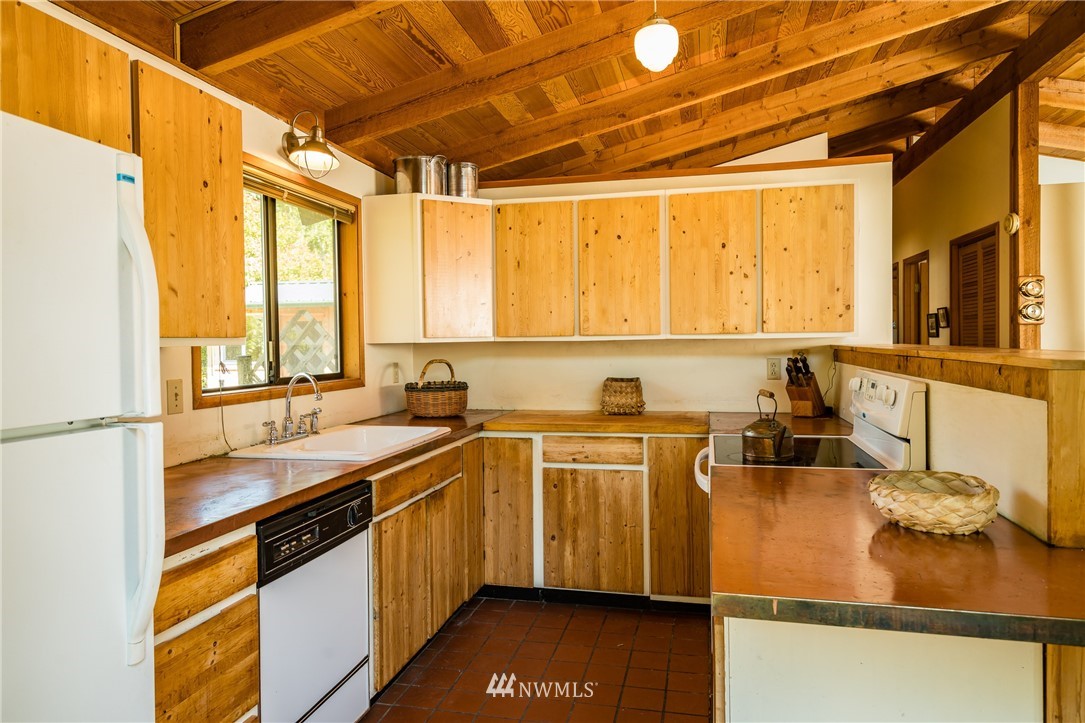 1237 Lopez Sound Road Lopez Island, WA 98261 - Photo 5 of 19
