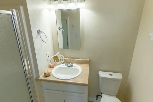 $330,000 | 609 West College Avenue, Coalinga, CA 93210