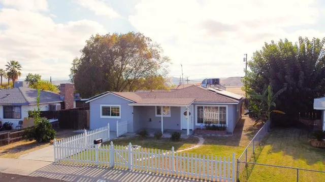 $330,000 | 609 West College Avenue, Coalinga, CA 93210