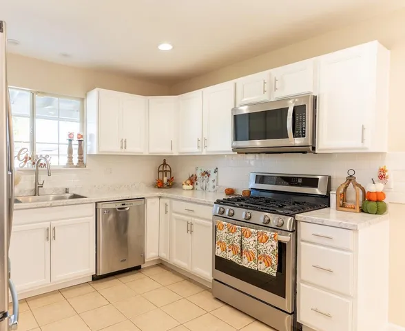 $330,000 | 609 West College Avenue, Coalinga, CA 93210