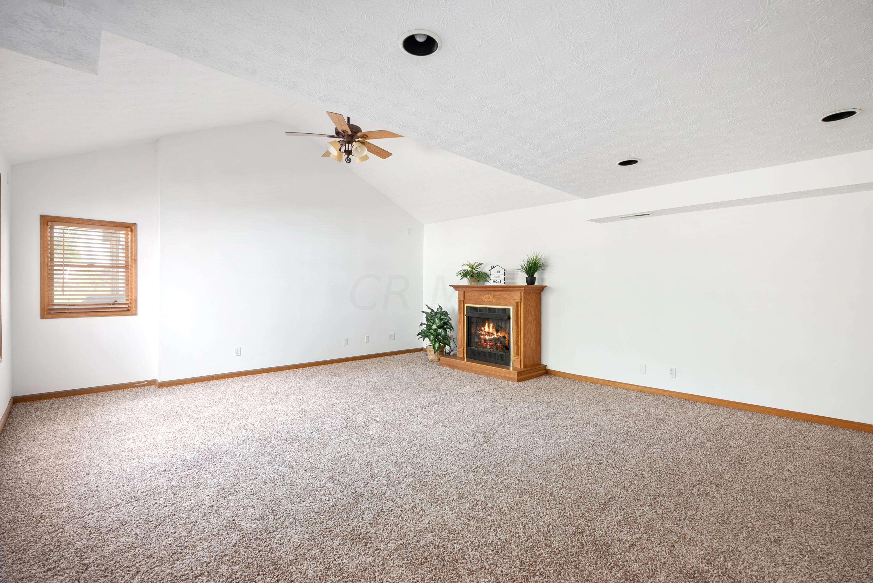13078 Cleveland Road Southwest Pataskala, OH 43062 - Photo 11 of 25 Family Room