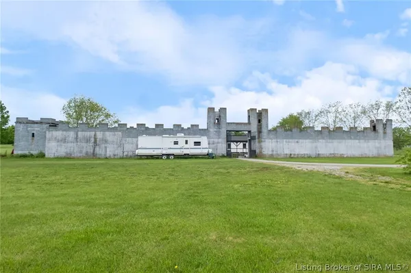 $899,900 | 6900 Dave Carr Road, Charlestown, IN 47111