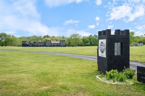 $899,900 | 6900 Dave Carr Road, Charlestown, IN 47111