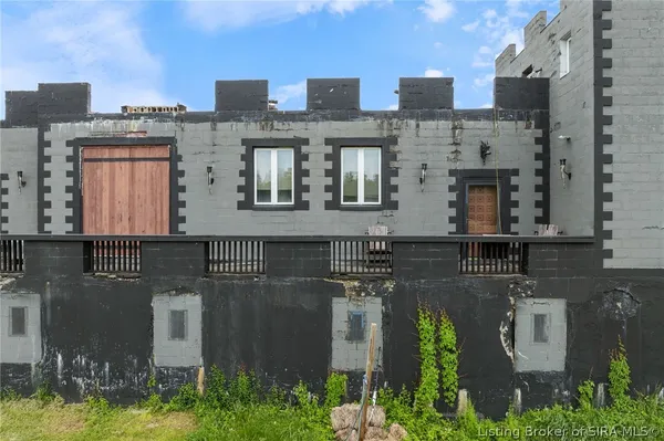 $899,900 | 6900 Dave Carr Road, Charlestown, IN 47111