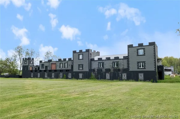 $899,900 | 6900 Dave Carr Road, Charlestown, IN 47111