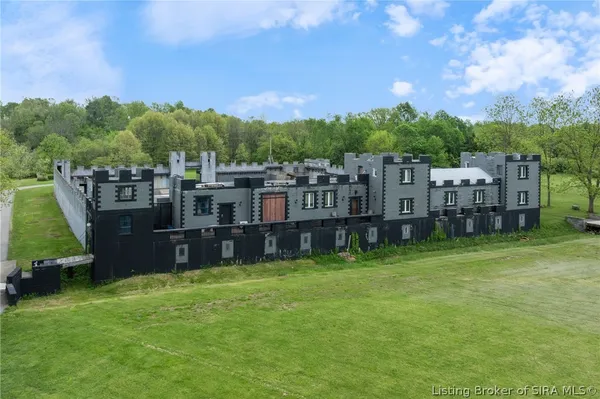 $899,900 | 6900 Dave Carr Road, Charlestown, IN 47111