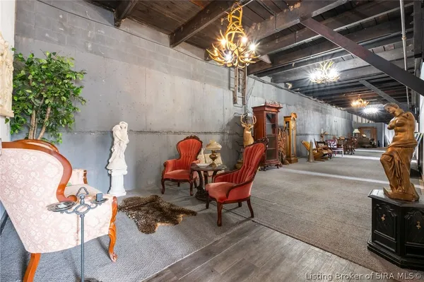 $899,900 | 6900 Dave Carr Road, Charlestown, IN 47111