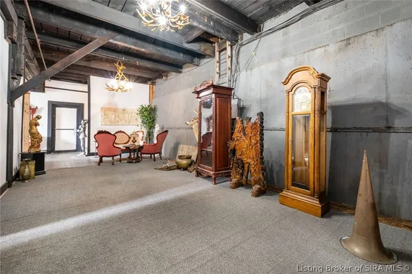 $899,900 | 6900 Dave Carr Road, Charlestown, IN 47111