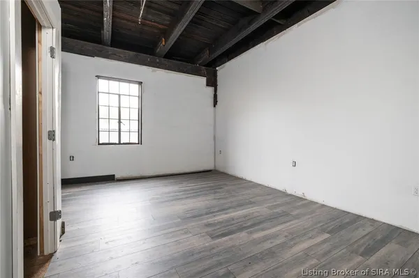 $899,900 | 6900 Dave Carr Road, Charlestown, IN 47111