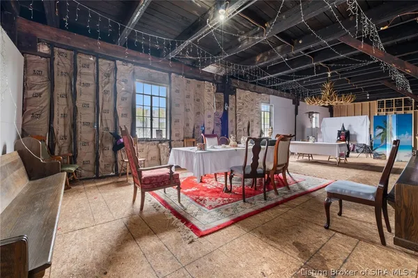 $899,900 | 6900 Dave Carr Road, Charlestown, IN 47111