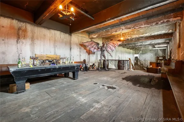 $899,900 | 6900 Dave Carr Road, Charlestown, IN 47111