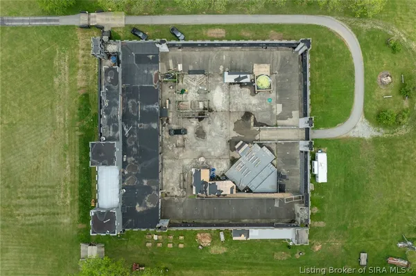 $899,900 | 6900 Dave Carr Road, Charlestown, IN 47111