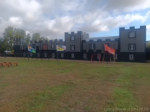 $899,900 | 6900 Dave Carr Road, Charlestown, IN 47111