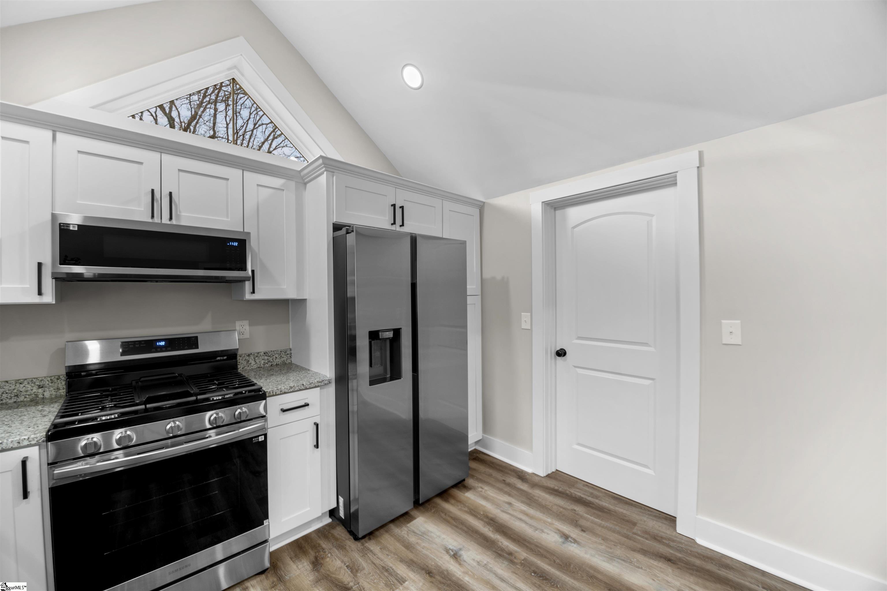 1739 Highway 418 Pelzer, SC 29669 - Photo 14 of 49