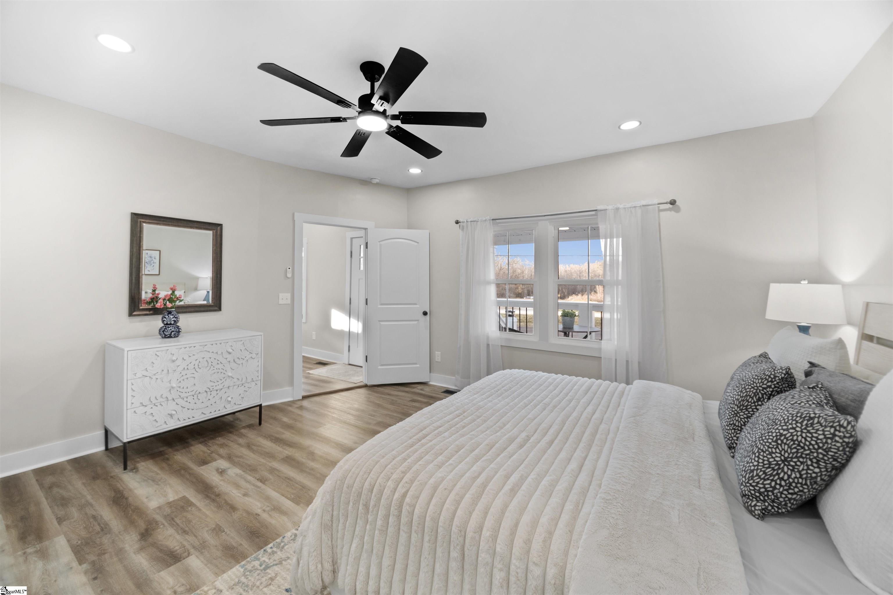 1739 Highway 418 Pelzer, SC 29669 - Photo 22 of 49