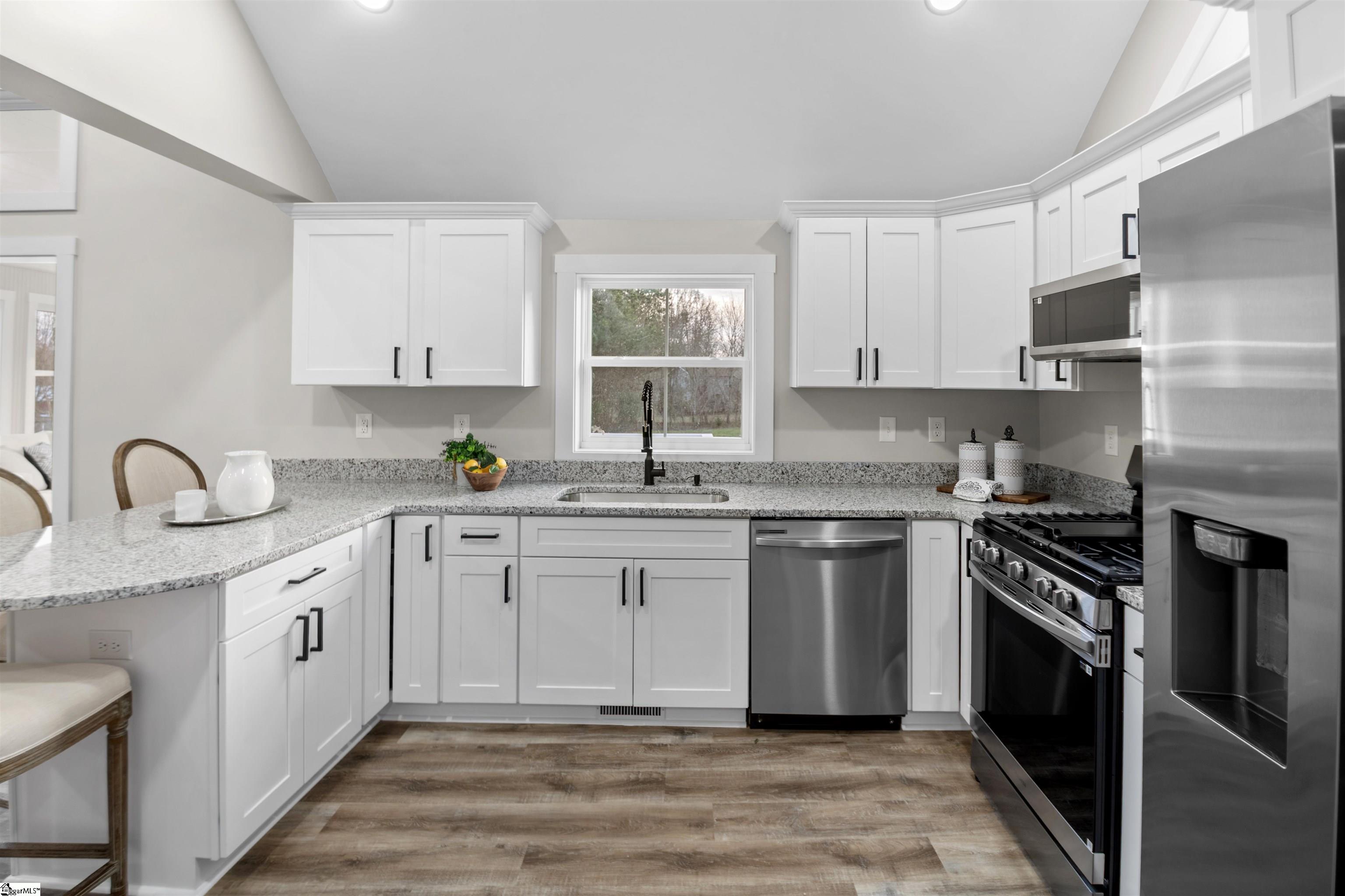 1739 Highway 418 Pelzer, SC 29669 - Photo 8 of 34