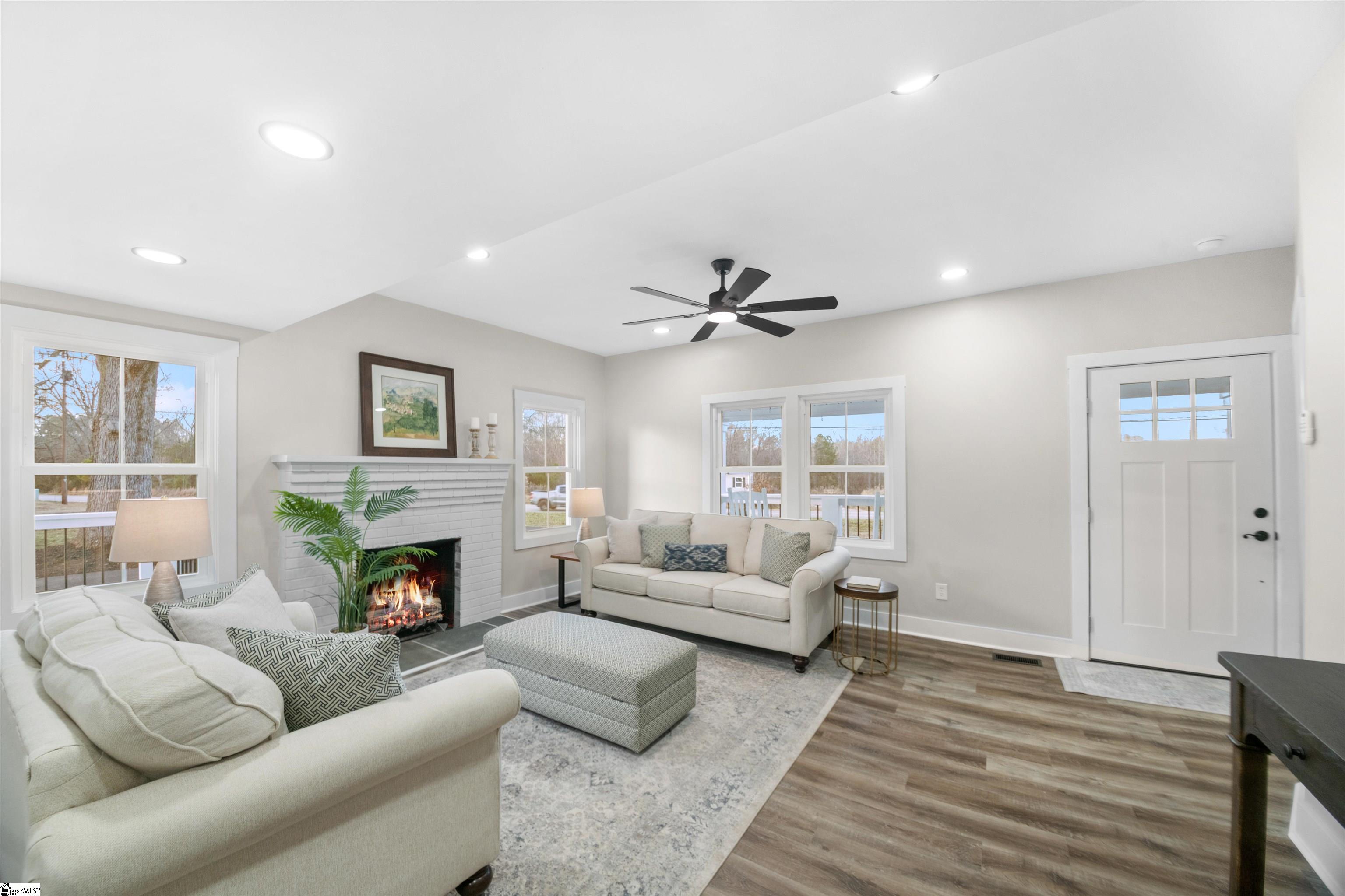 1739 Highway 418 Pelzer, SC 29669 - Photo 8 of 49