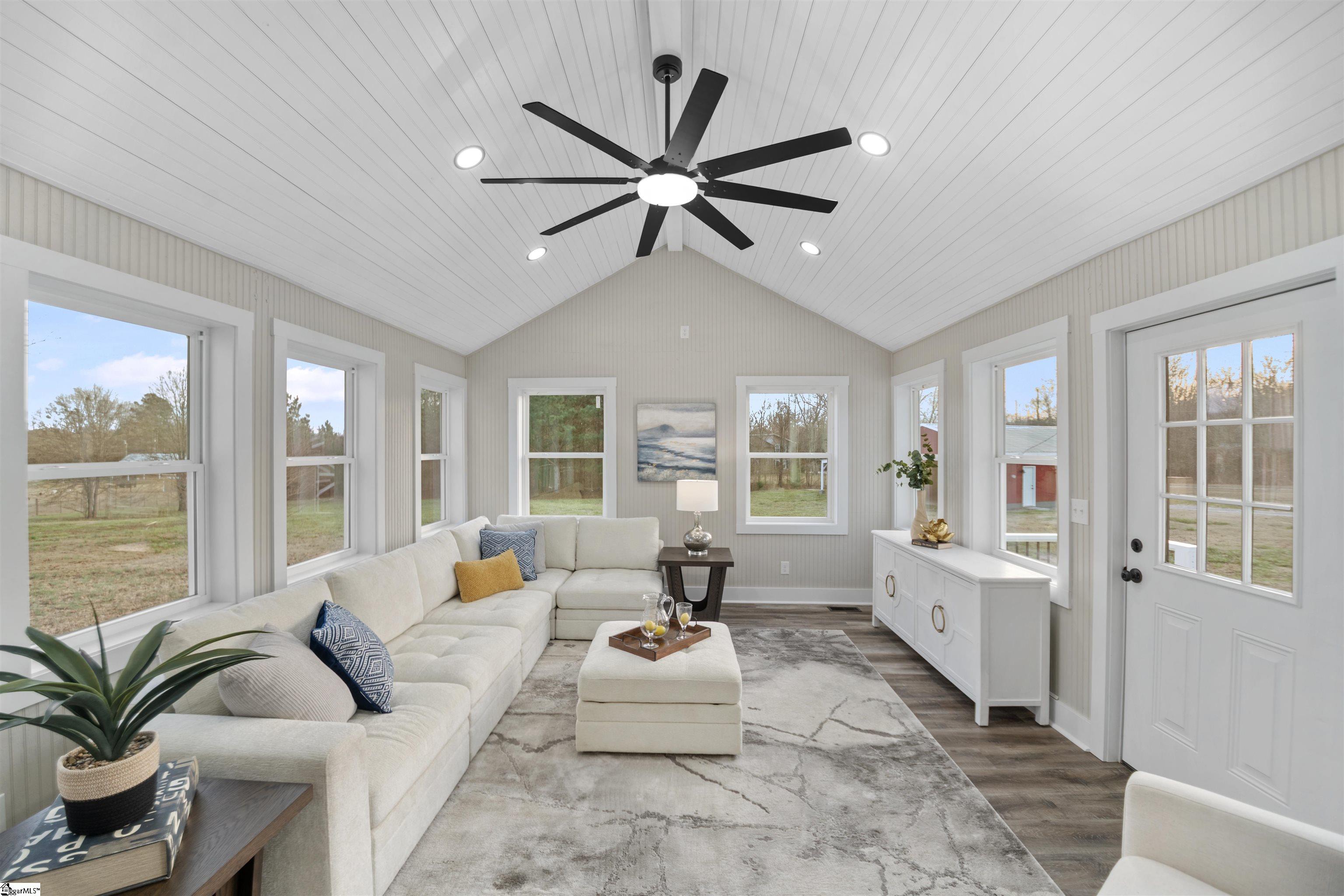 1739 Highway 418 Pelzer, SC 29669 - Photo 9 of 34