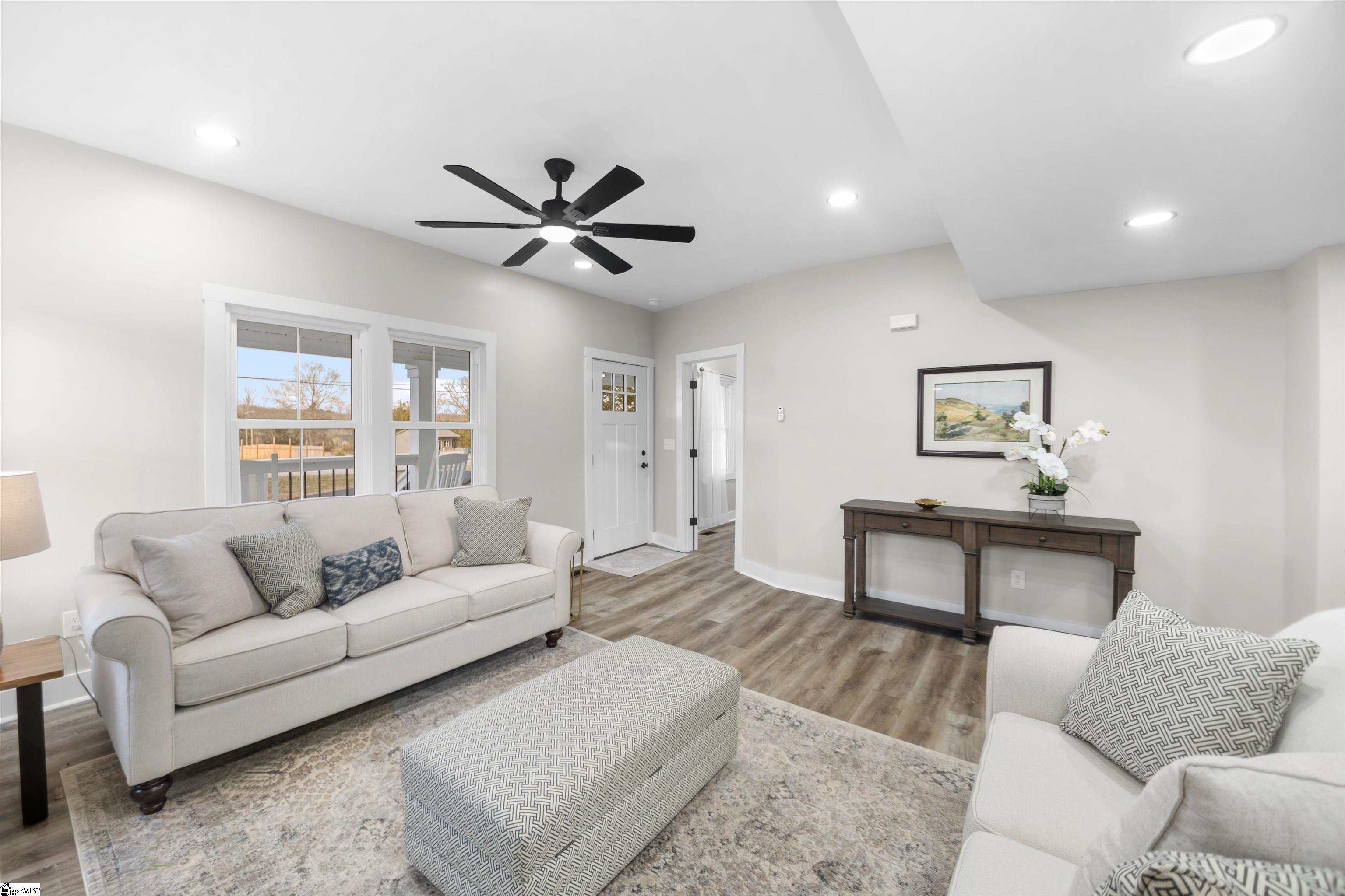 1739 Highway 418 Pelzer, SC 29669 - Photo 10 of 49