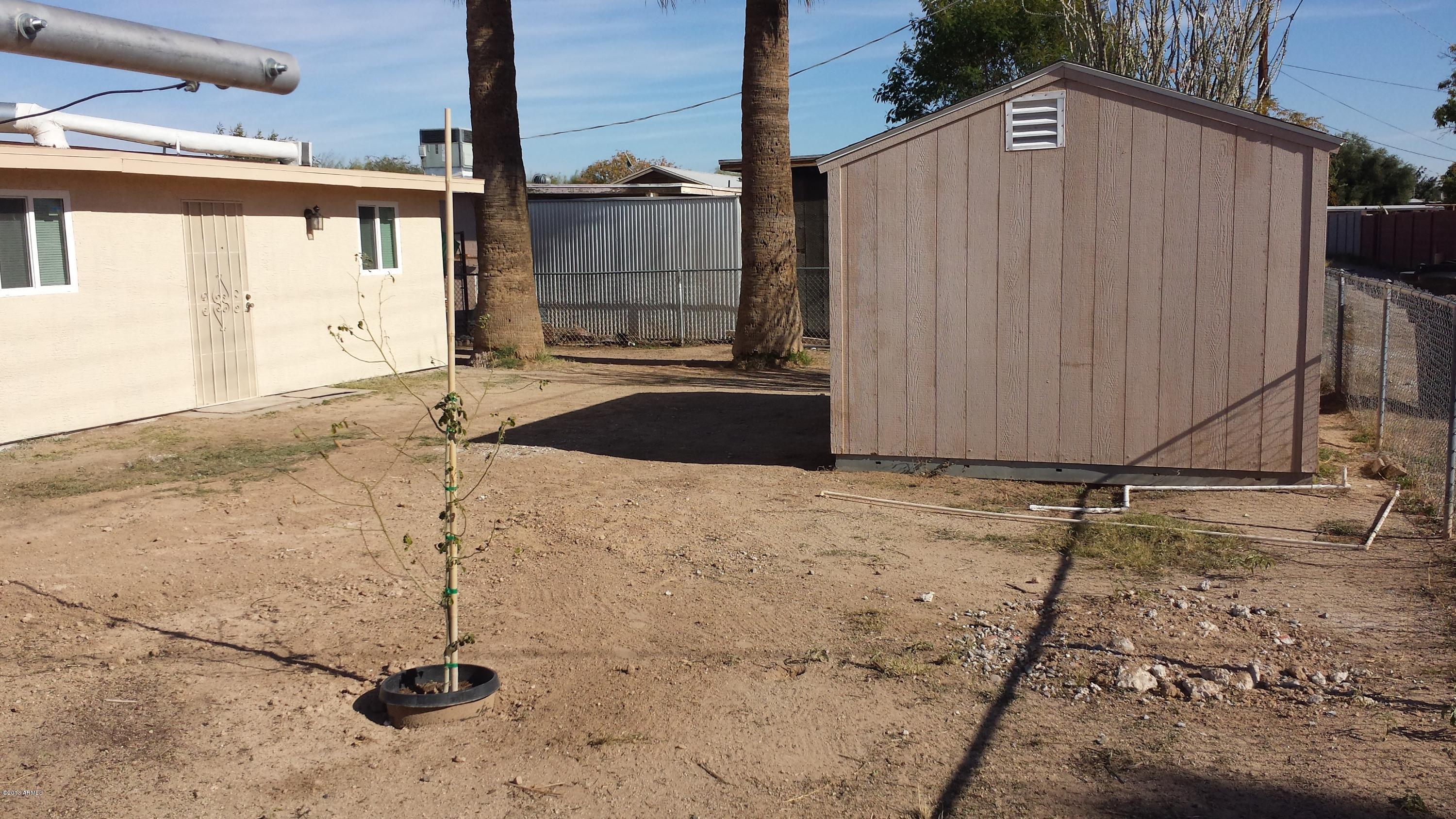 815 East Vineyard Road Phoenix, AZ 85042 - Photo 8 of 9 20131208_131445