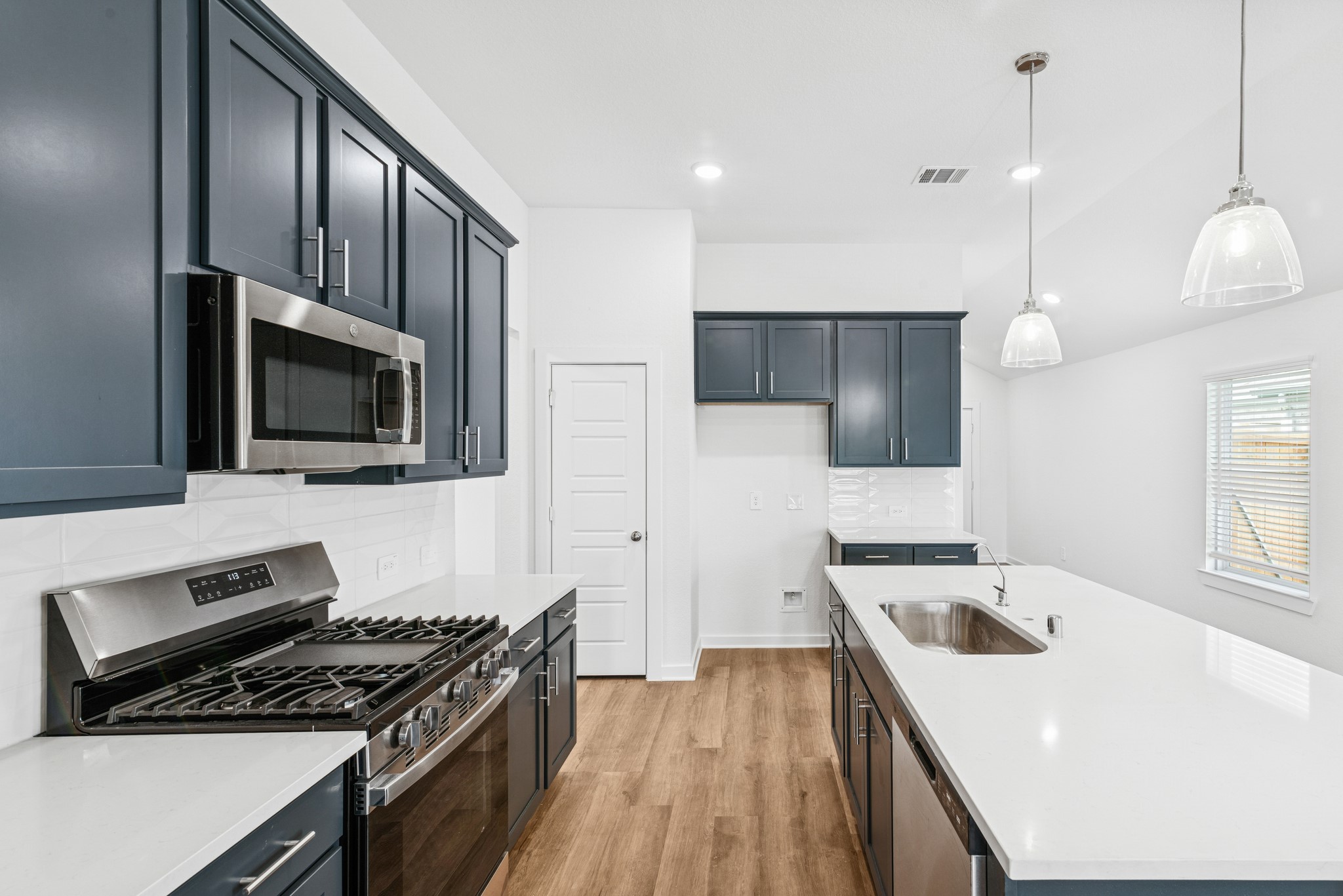 505 Brook Terrance Lane Willis, TX 77378 - Photo 16 of 37