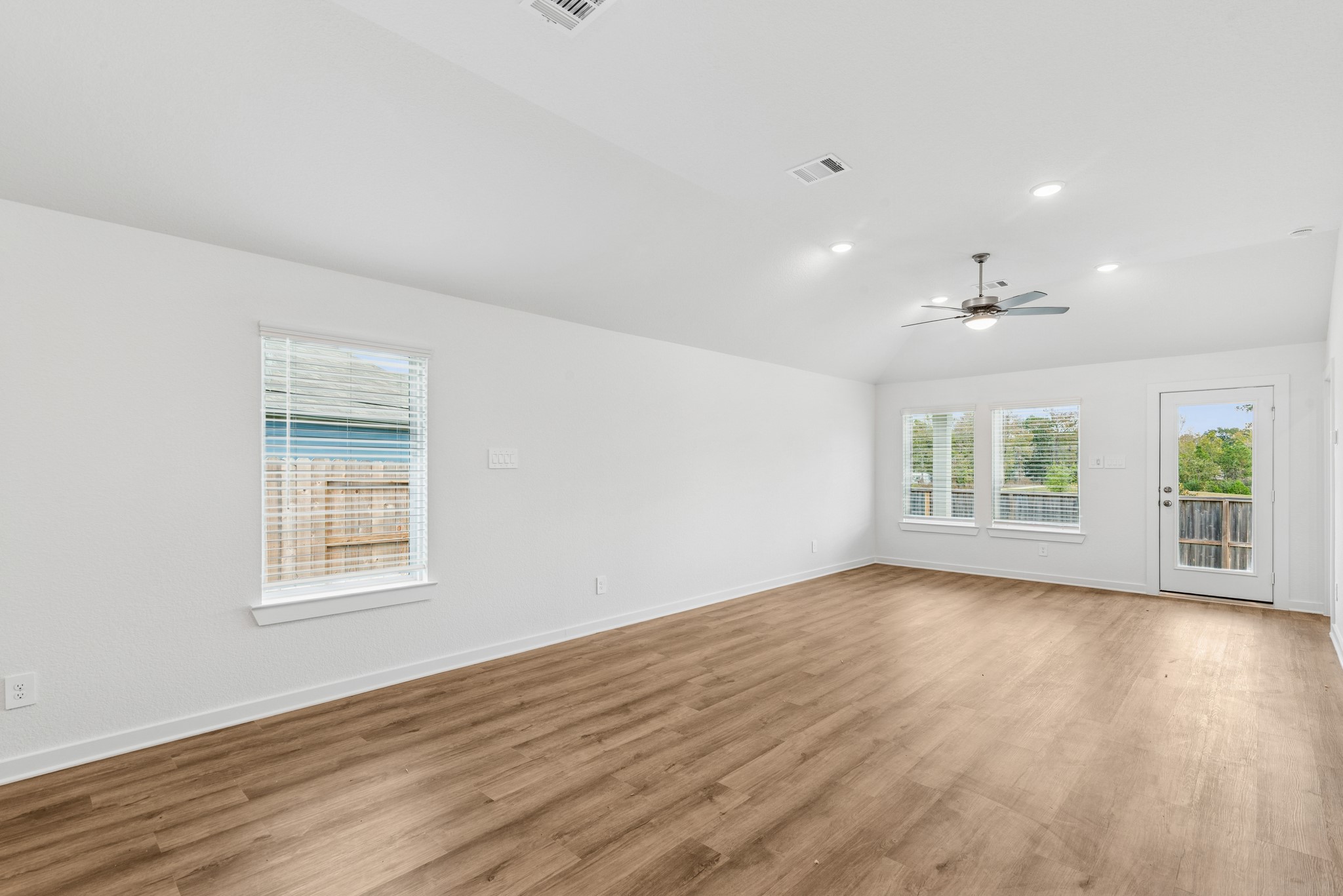 505 Brook Terrance Lane Willis, TX 77378 - Photo 19 of 37