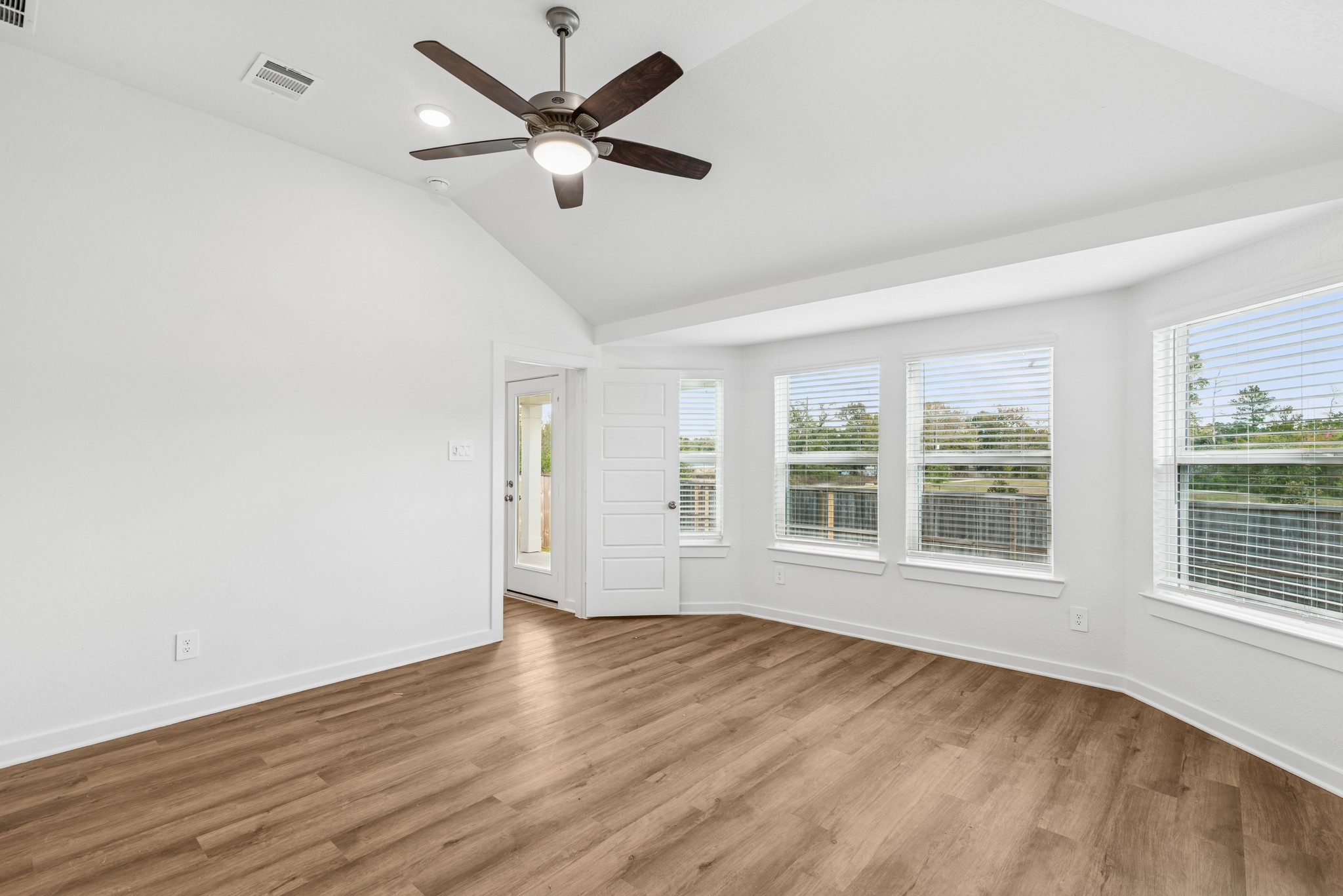 505 Brook Terrance Lane Willis, TX 77378 - Photo 4 of 37