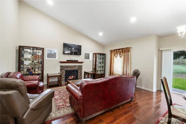 $749,990 | 25804 101st Avenue East, Graham, WA 98338