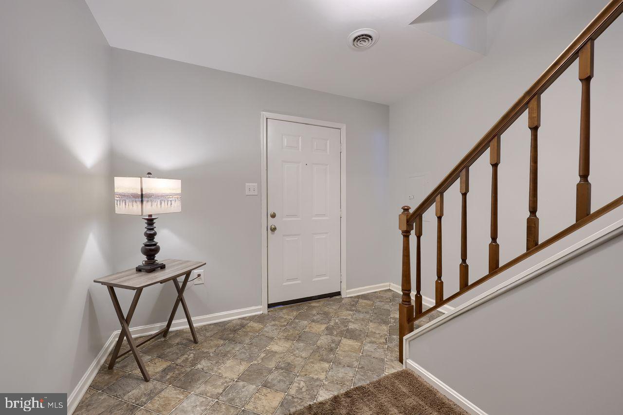 79 Jayme Drive York, PA 17402 - Photo 4 of 32