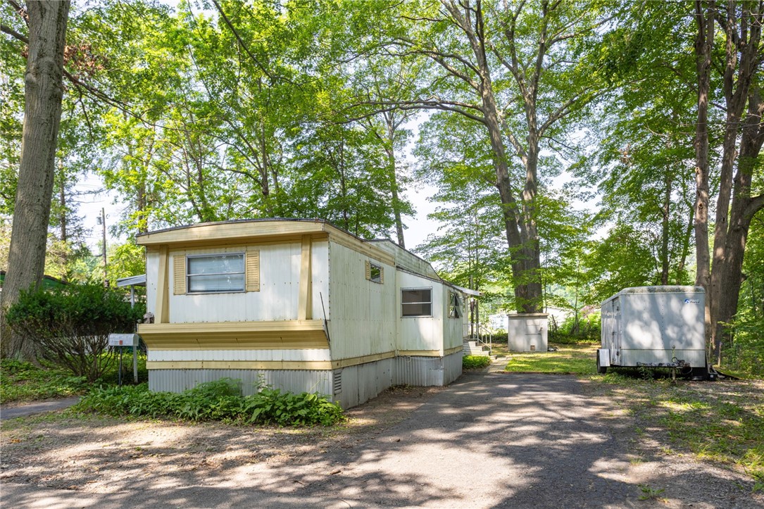 56 Wayside Drive Penfield, NY 14625 - Photo 2 of 22