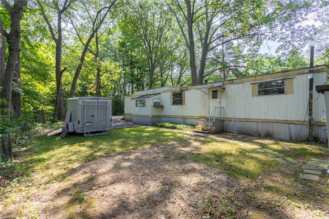 56 Wayside Drive Penfield, NY 14625 - Photo 4 of 22