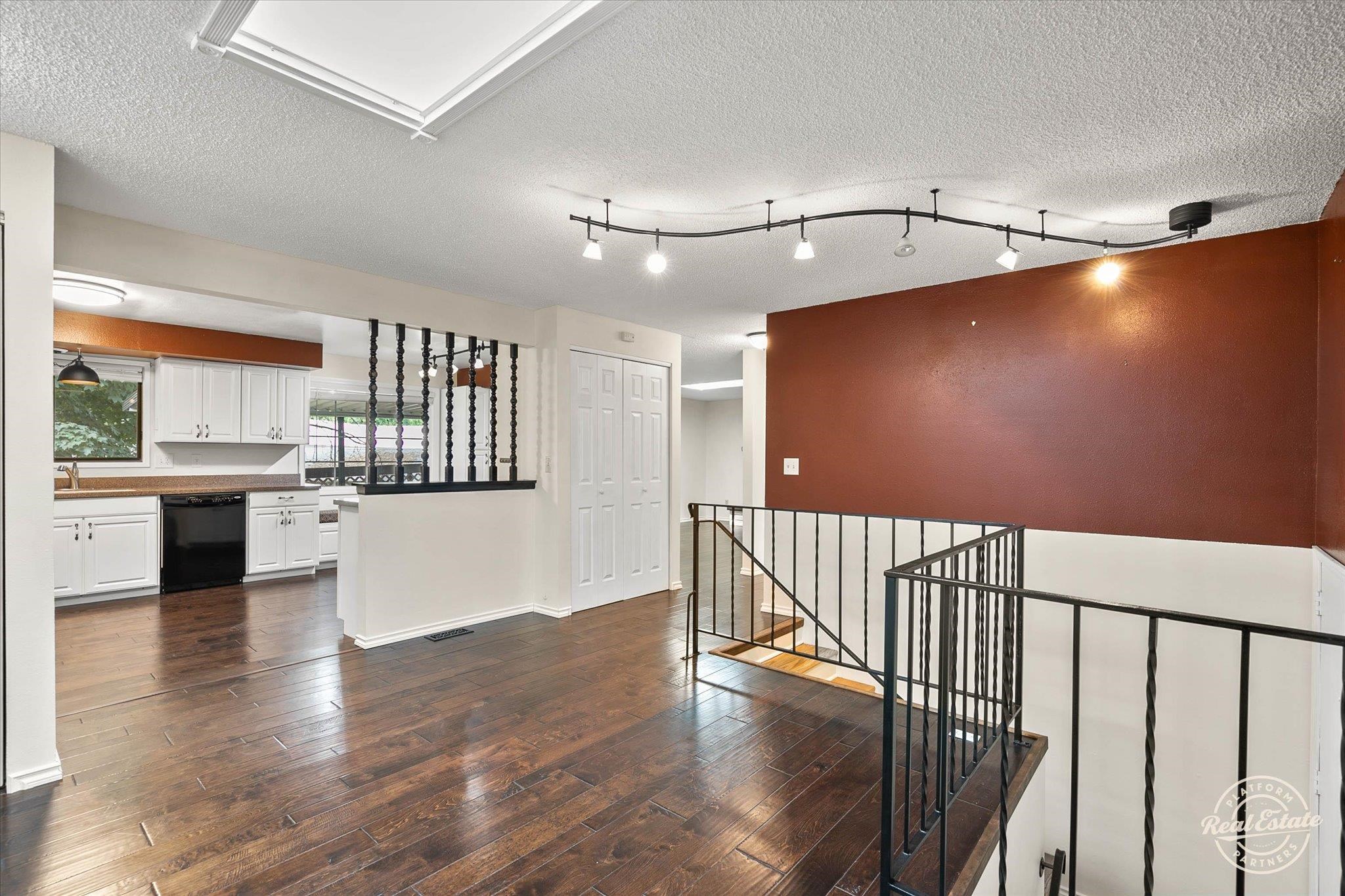 609 West Sierra Way Spokane, WA 99208 - Photo 2 of 31