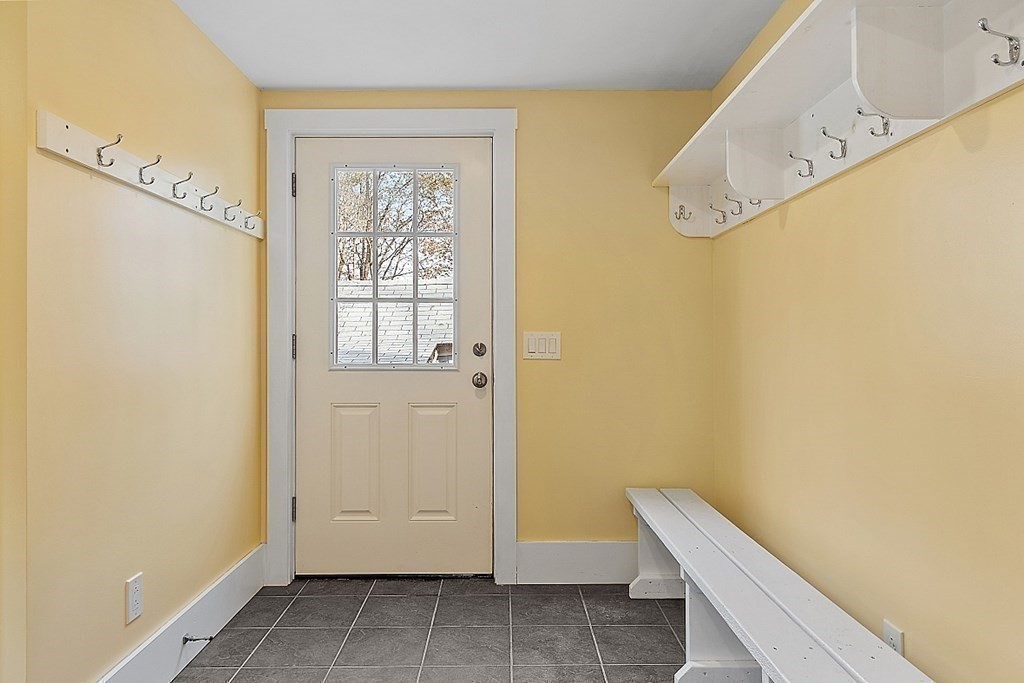 91 Gilchrest Street Lunenburg, MA 01462 - Photo 23 of 38 a view of front door