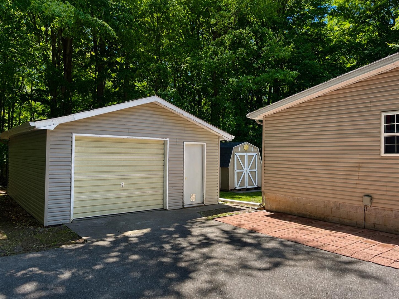 5809 Barnhart Road Ludington, MI 49431 - Photo 2 of 27