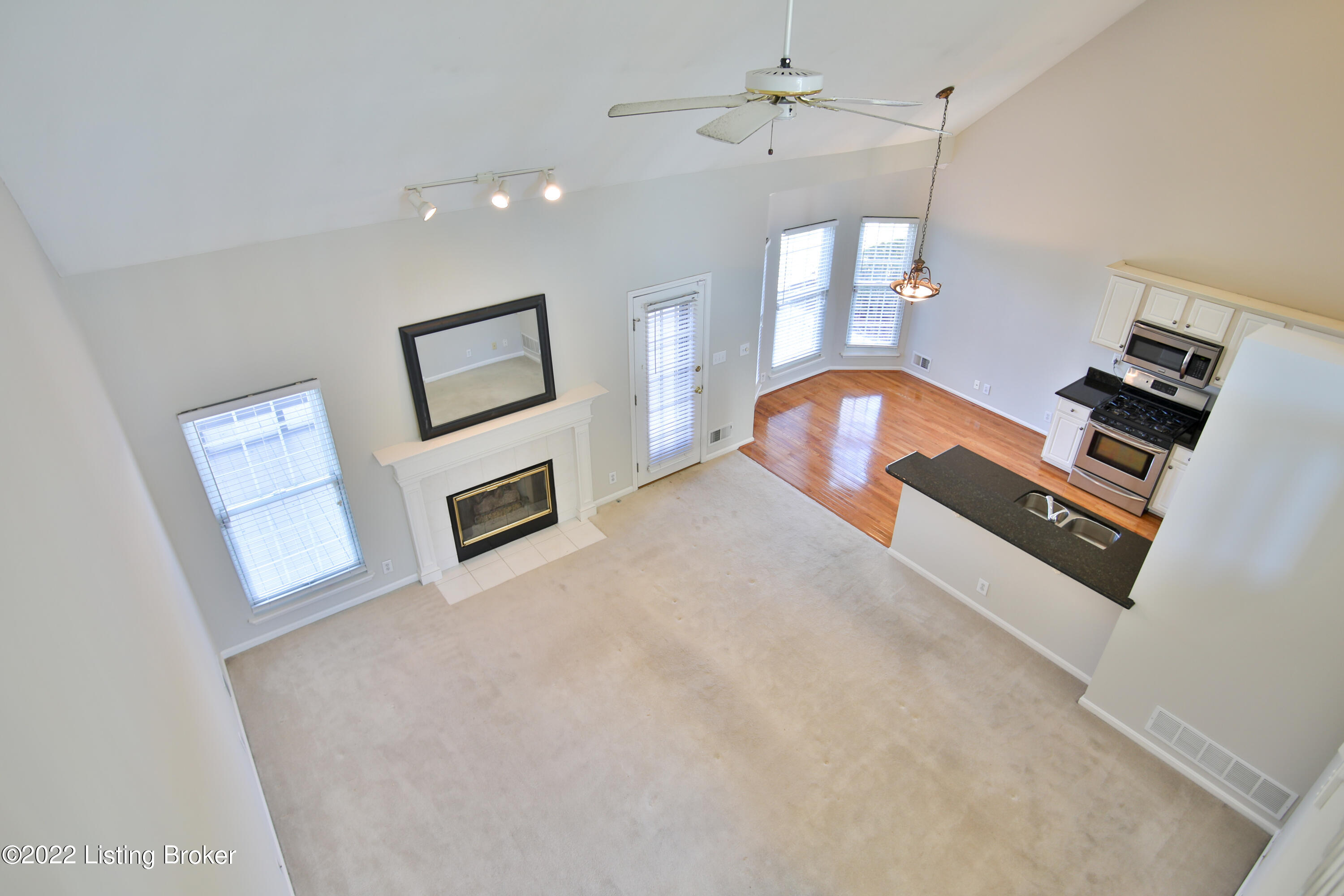 10417 Edgewater Road Louisville, KY 40223 - Photo 35 of 38 edgeupstairs2