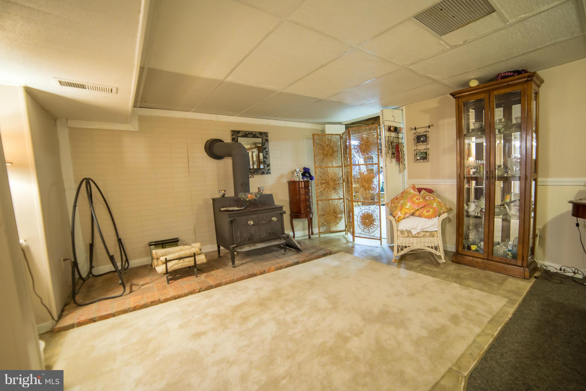 6911 Yale Road Baltimore, MD 21220 - Photo 8 of 23 Interior (General) 17