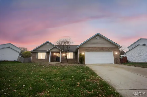$320,000 | 984 Northwestern Avenue, Fairview Heights, IL 62208