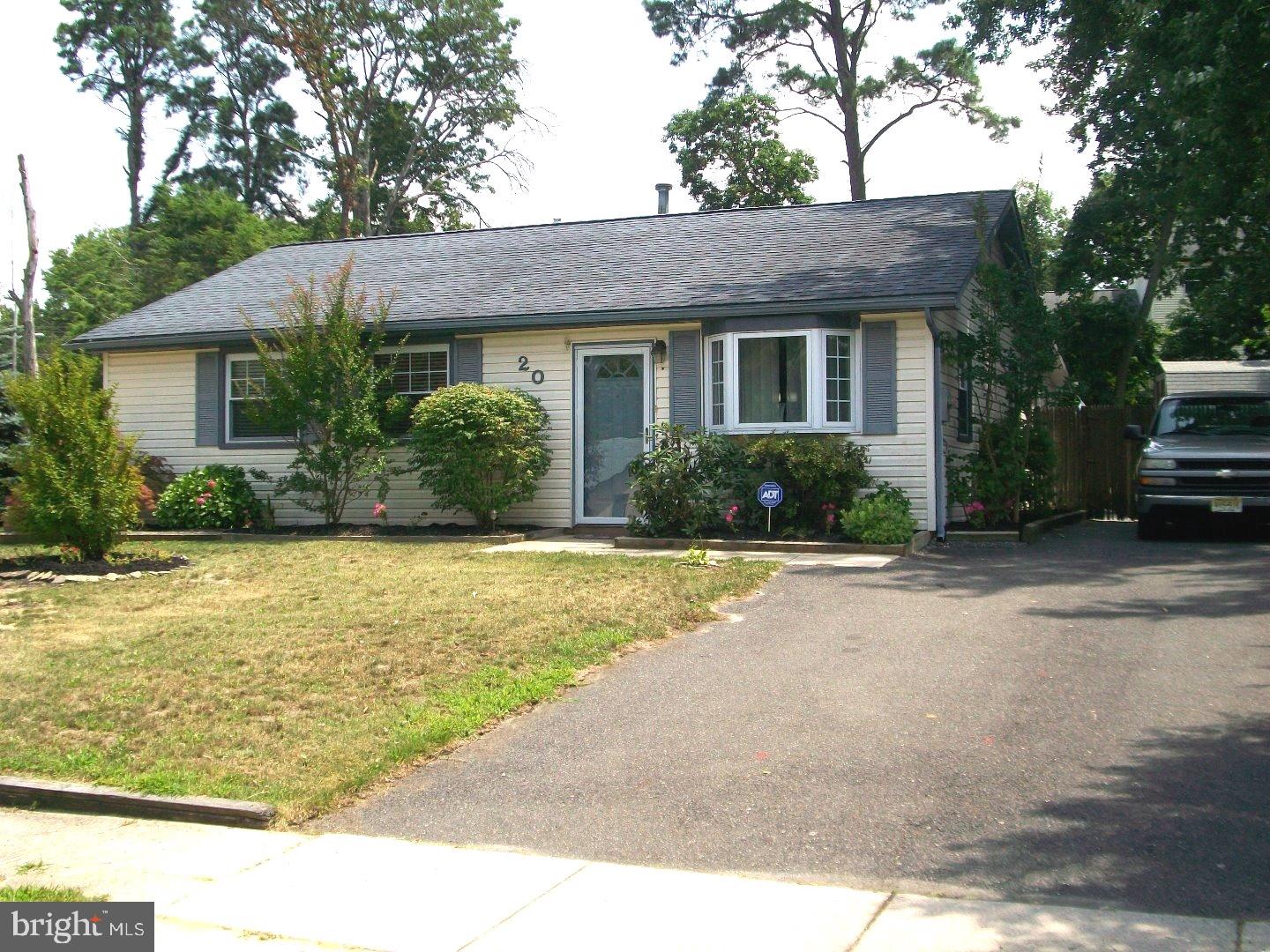 20 Ray Smith Road Sicklerville, NJ 08081 - Photo 3 of 19 Exterior Front