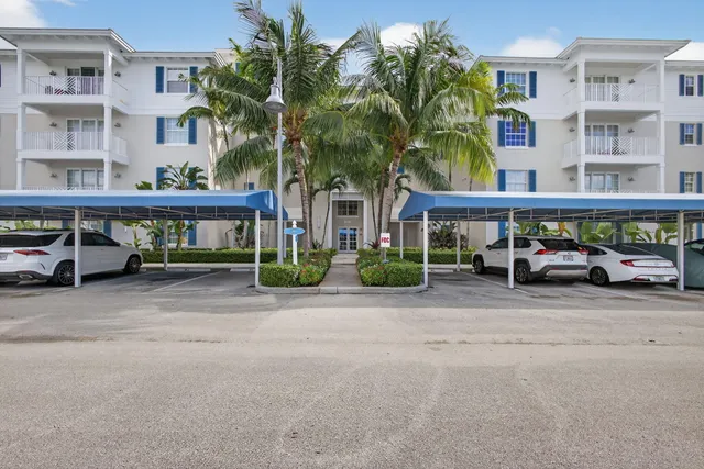 $1,165,000 | 833 Bay Colony Drive South, Juno Beach, FL 33408