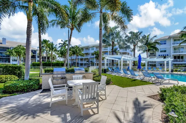 $1,165,000 | 833 Bay Colony Drive South, Juno Beach, FL 33408