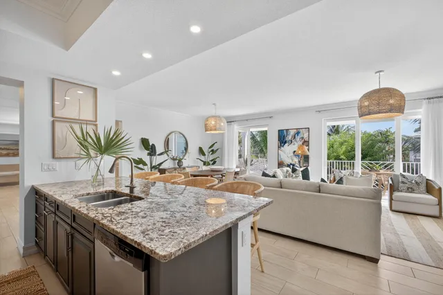 $1,165,000 | 833 Bay Colony Drive South, Juno Beach, FL 33408