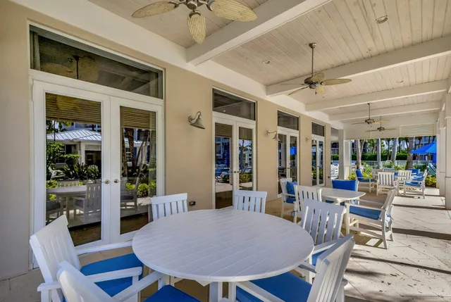 $1,165,000 | 833 Bay Colony Drive South, Juno Beach, FL 33408