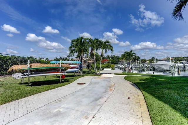 $1,165,000 | 833 Bay Colony Drive South, Juno Beach, FL 33408
