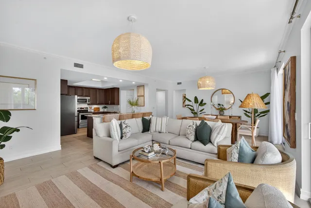 $1,165,000 | 833 Bay Colony Drive South, Juno Beach, FL 33408