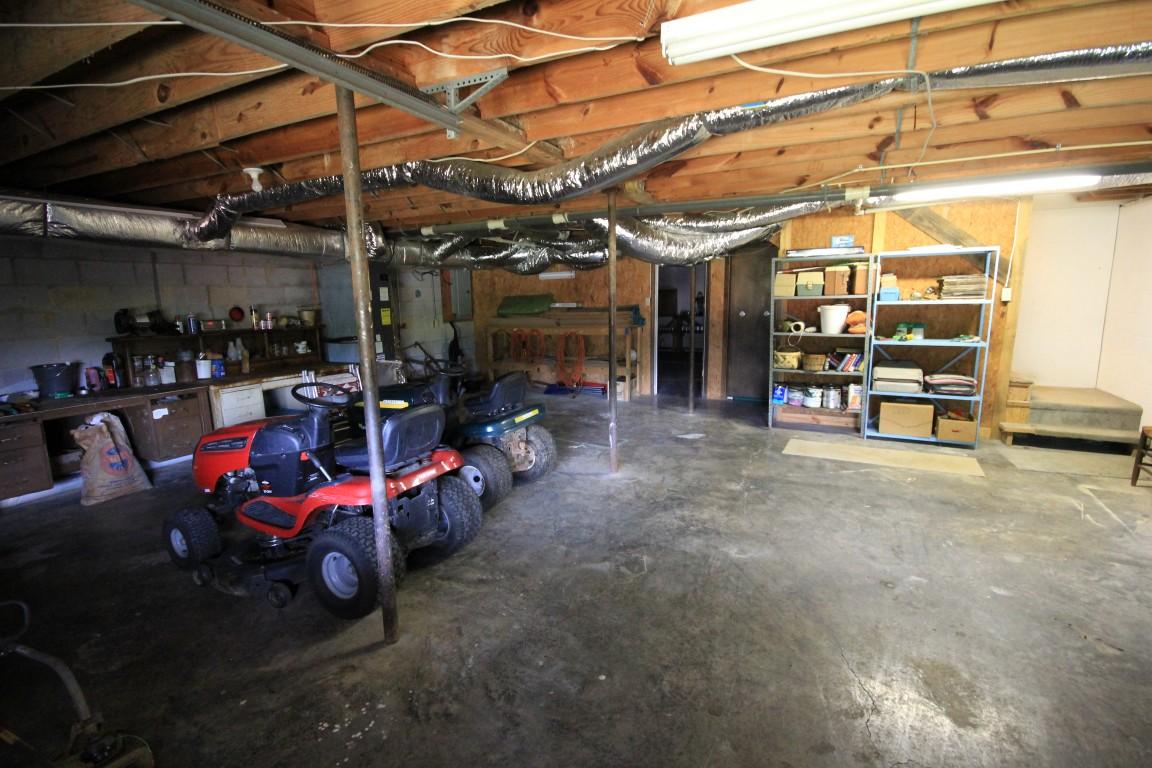 1134 Kings Hill Road, Unit 25 Spring City, TN 37381 - Photo 24 of 26 GARAGE VIEW 2 (Medium)