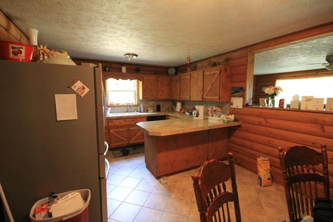 KITCHEN VIEW 1 (Medium)