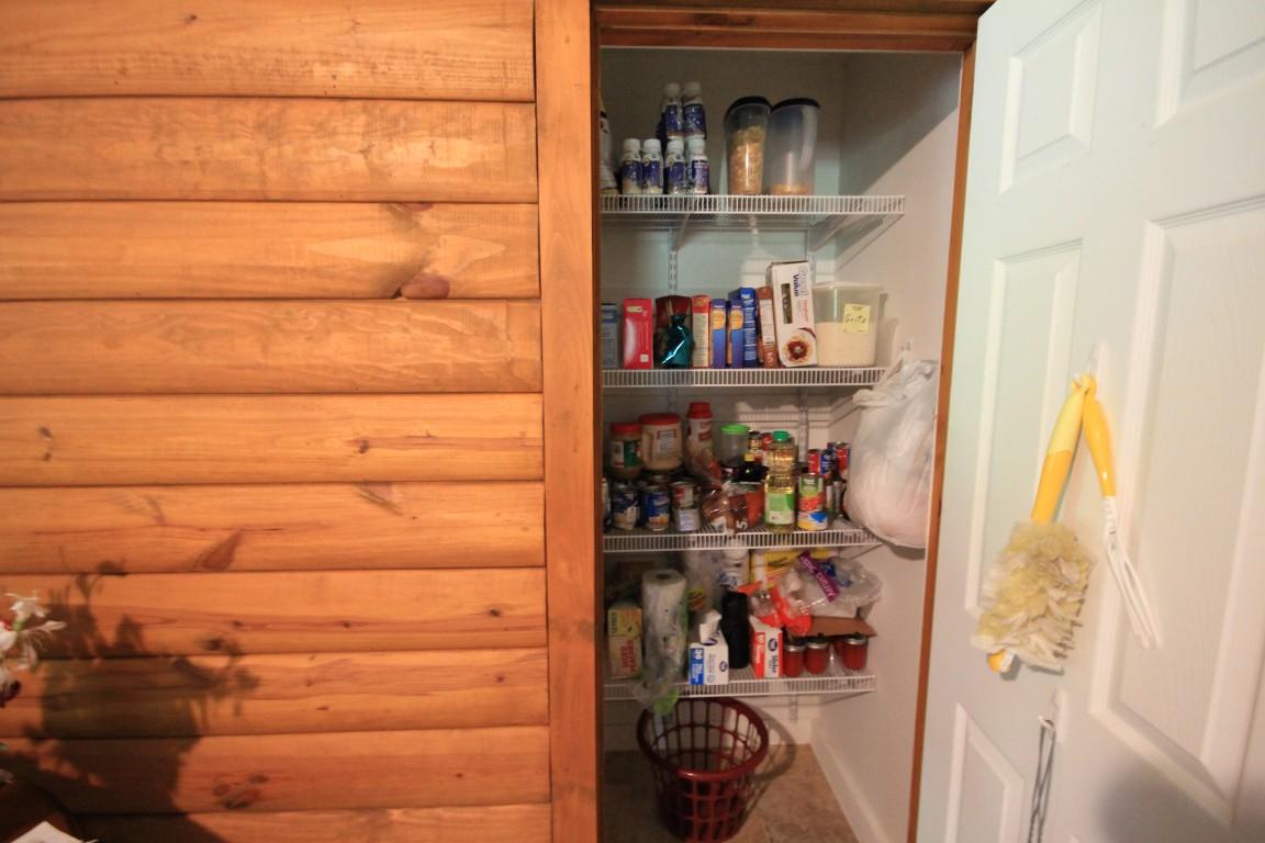 KITCHEN PANTRY (Medium)