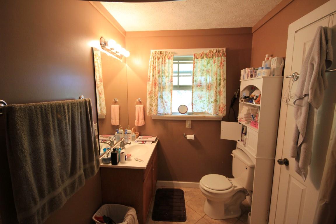 1134 Kings Hill Road, Unit 25 Spring City, TN 37381 - Photo 9 of 26 MASTER BATHROOM (Medium)