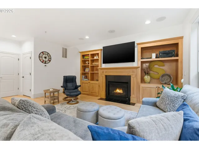 $950,000 | 1645 Southwest Joshua Street, Portland, OR 97219