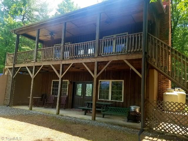 292 Doe Run Purlear, NC 28665 - Photo 4 of 29 Gallery Image 4